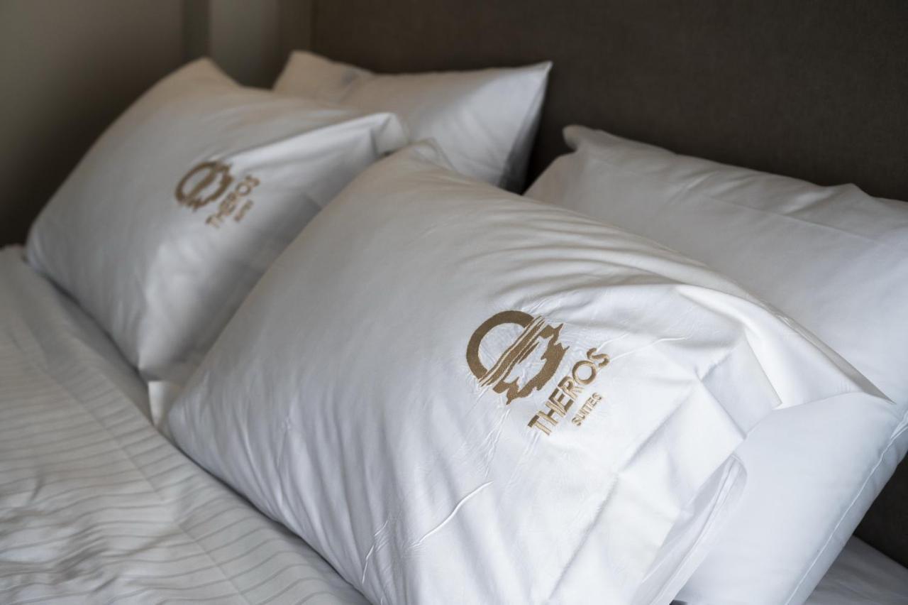 Theros Suites Dhiminio Esterno foto