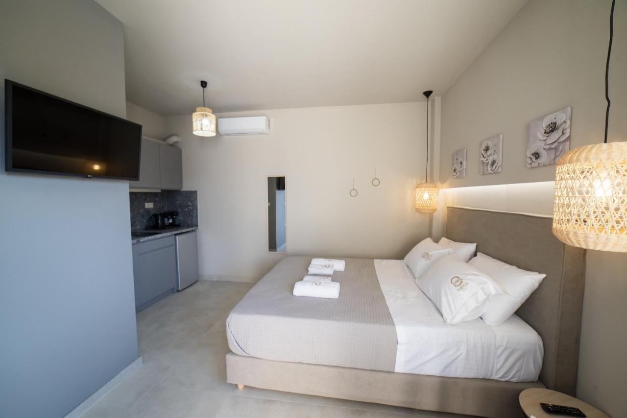 Theros Suites Dhiminio Esterno foto