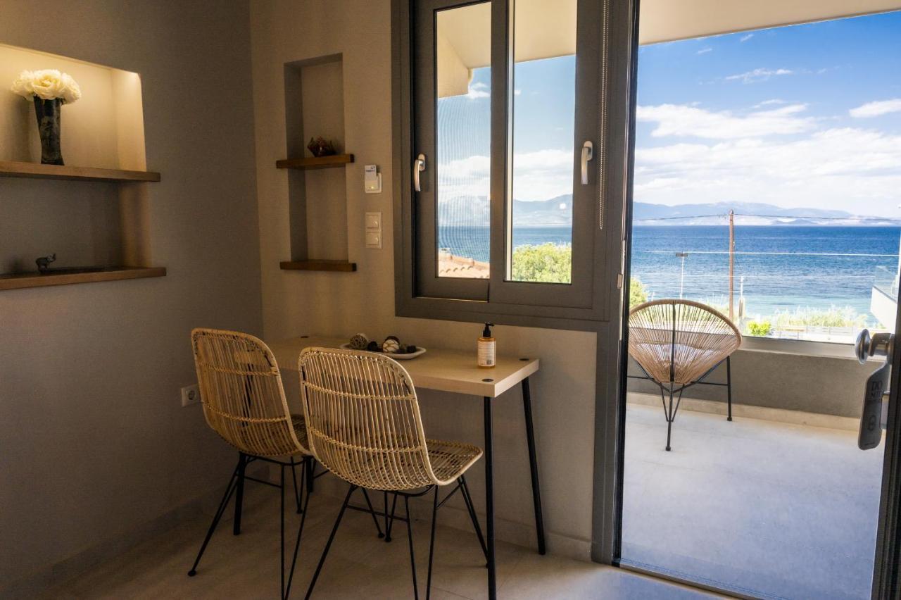 Theros Suites Dhiminio Esterno foto