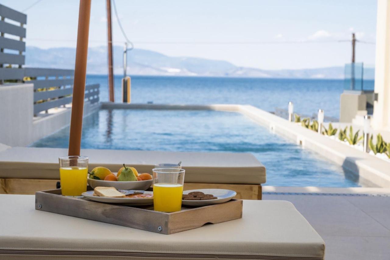 Theros Suites Dhiminio Esterno foto
