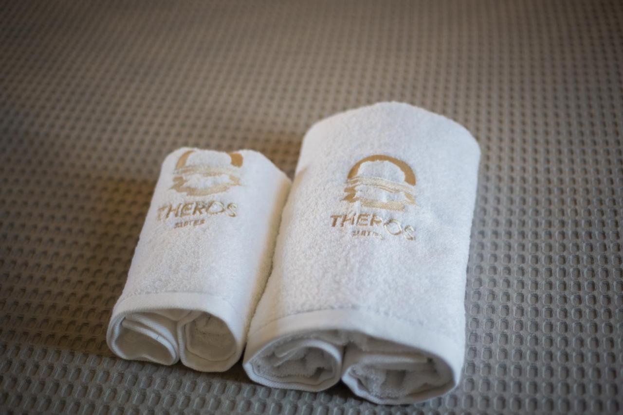 Theros Suites Dhiminio Esterno foto