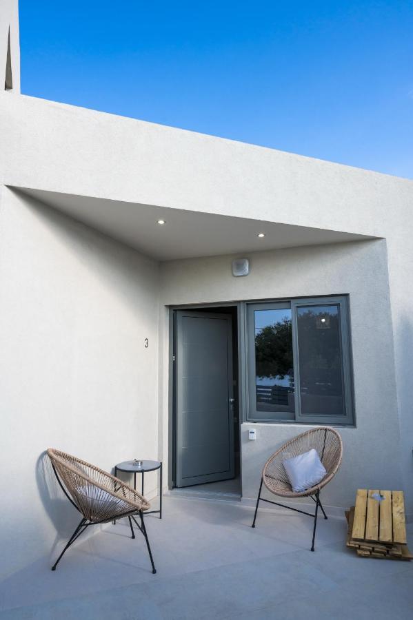 Theros Suites Dhiminio Esterno foto