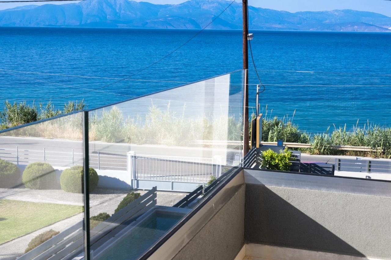 Theros Suites Dhiminio Esterno foto