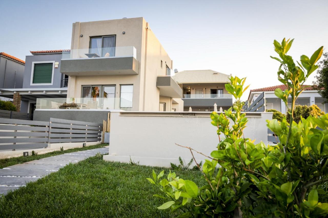 Theros Suites Dhiminio Esterno foto