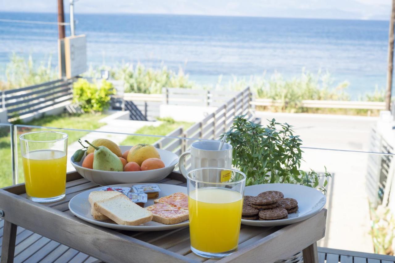 Theros Suites Dhiminio Esterno foto