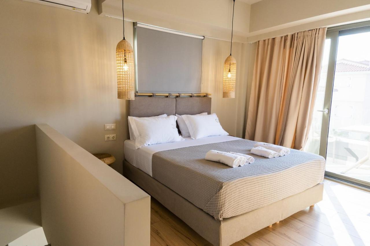 Theros Suites Dhiminio Esterno foto