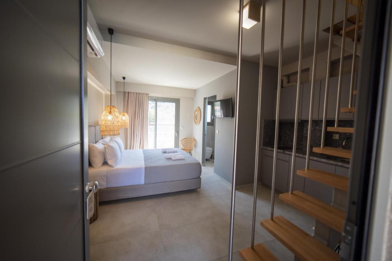 Theros Suites Dhiminio Esterno foto